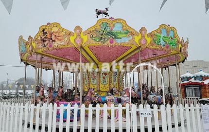 Установленная карусель на празднике — аренда в Москве